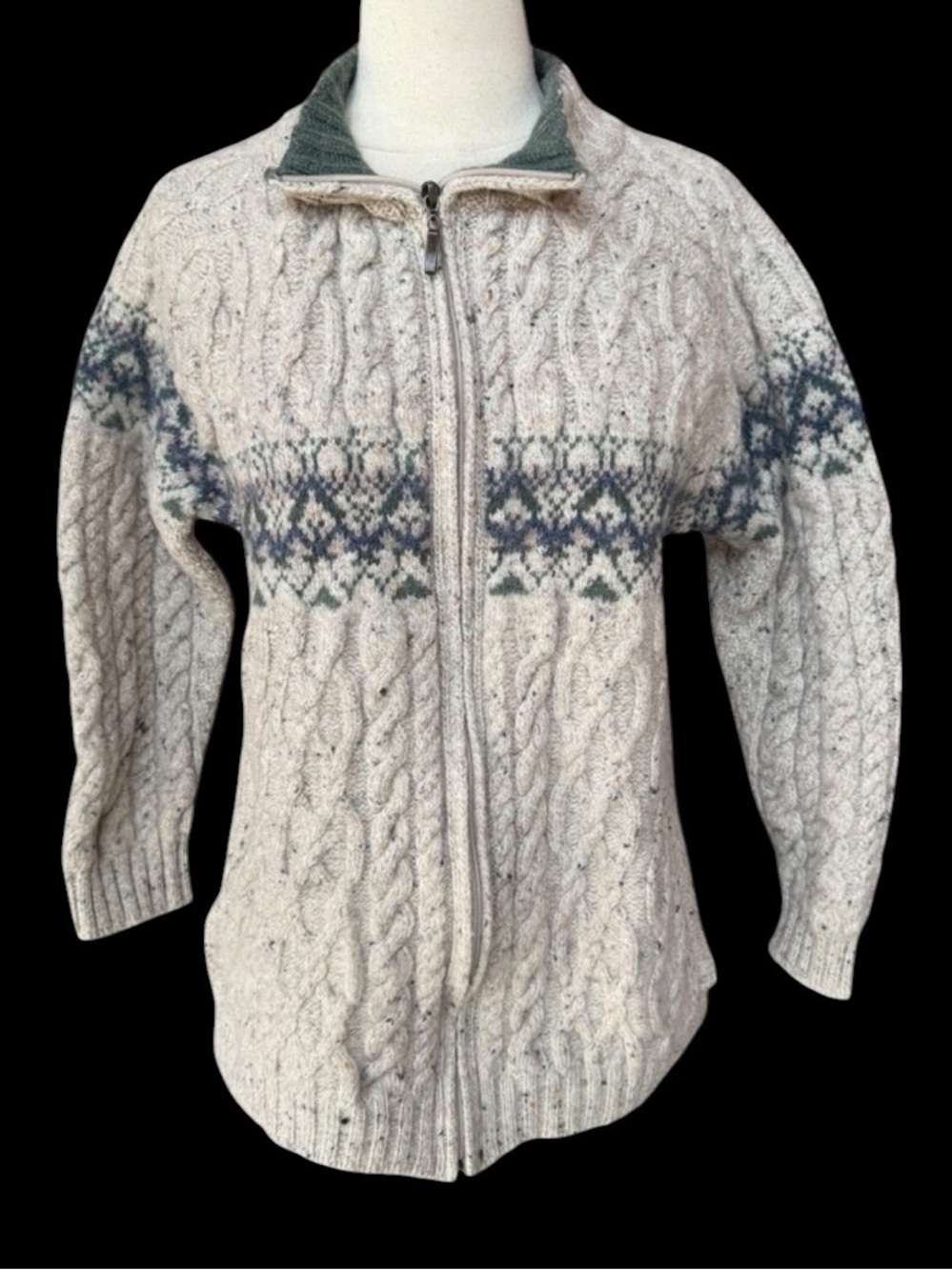 1990s Aran Crafts 100% Merino‎ Wool Full Zip Cable & Jacquard Design Cardigan